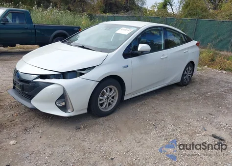 2020 Toyota Prius Prime Limited z USA, uszkodzony, nr VIN JTDKARFP5L3152132